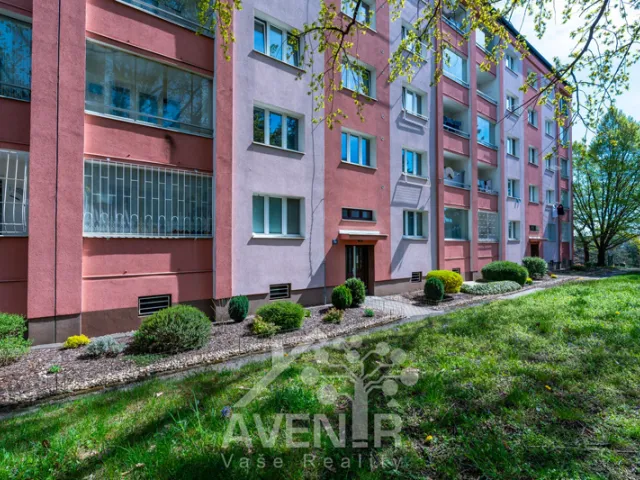 Prodej bytu 2+1 53 m², Nad úžlabinou, Praha - Malešice