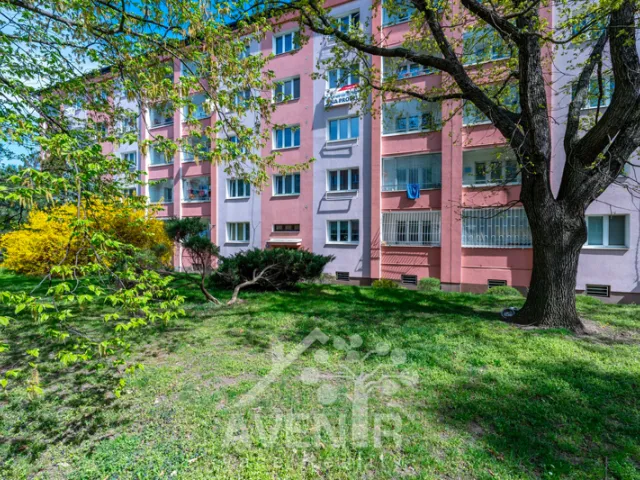 Prodej bytu 2+1 53 m², Nad úžlabinou, Praha - Malešice