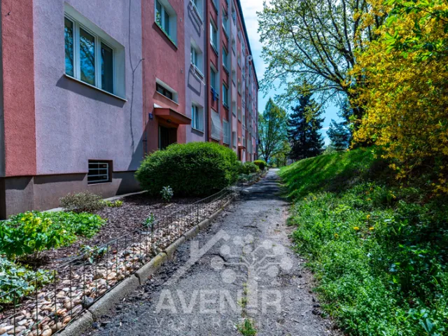 Prodej bytu 2+1 53 m², Nad úžlabinou, Praha - Malešice