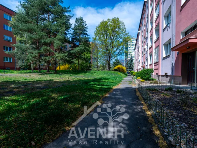 Prodej bytu 2+1 53 m², Nad úžlabinou, Praha - Malešice