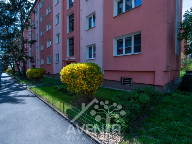 Prodej bytu 2+1 53 m², Nad úžlabinou, Praha - Malešice