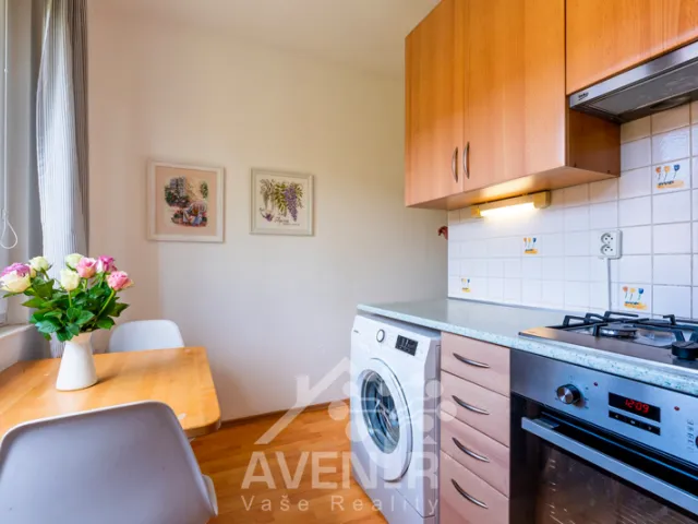 Prodej bytu 2+1 53 m², Nad úžlabinou, Praha - Malešice