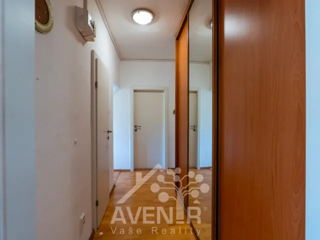 Prodej bytu 2+1 53 m², Nad úžlabinou, Praha - Malešice