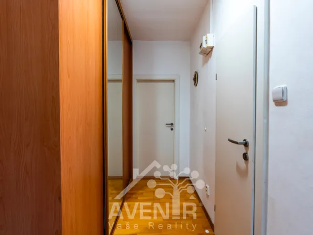 Prodej bytu 2+1 53 m², Nad úžlabinou, Praha - Malešice