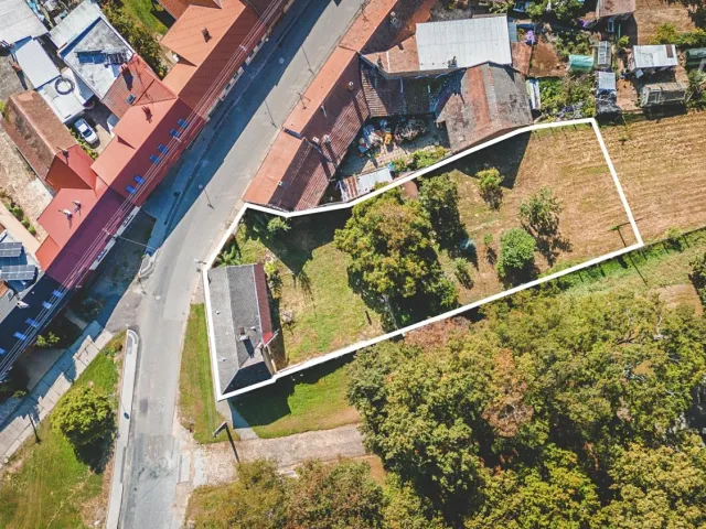 Prodej stavebního pozemku 1 110 m²