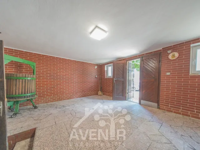 Prodej vinného sklepa 84 m², Čejkovice